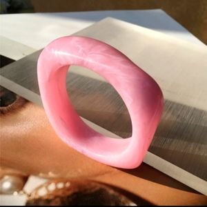 New! Large,resign,acrylic,bangle! Pink!